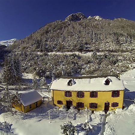 ホテル Gite Auberge Les Cascades ラ・モンジー エクステリア 写真